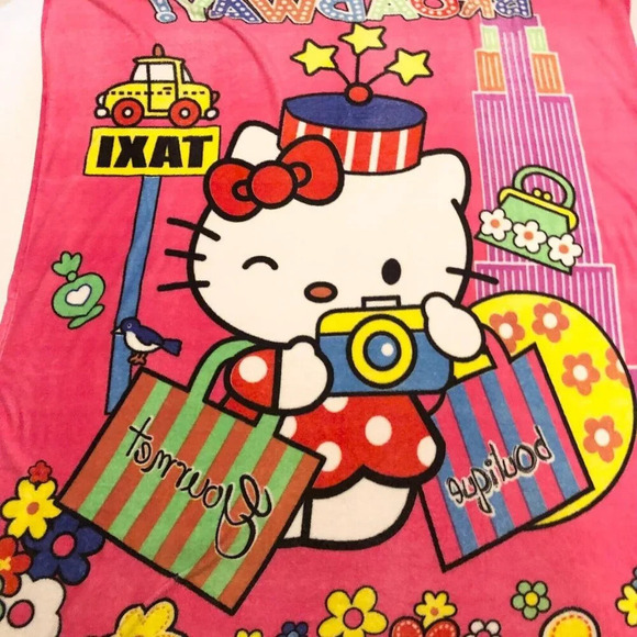 Hello Kitty Broadway Fleece Blanket 73 x 60 Inch Size - Picture 15 of 16